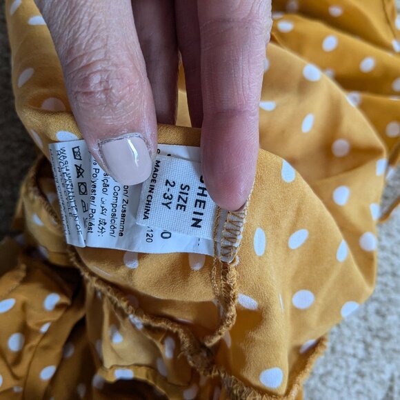 Mustard polka dot sister dresses - Picture 5 of 6